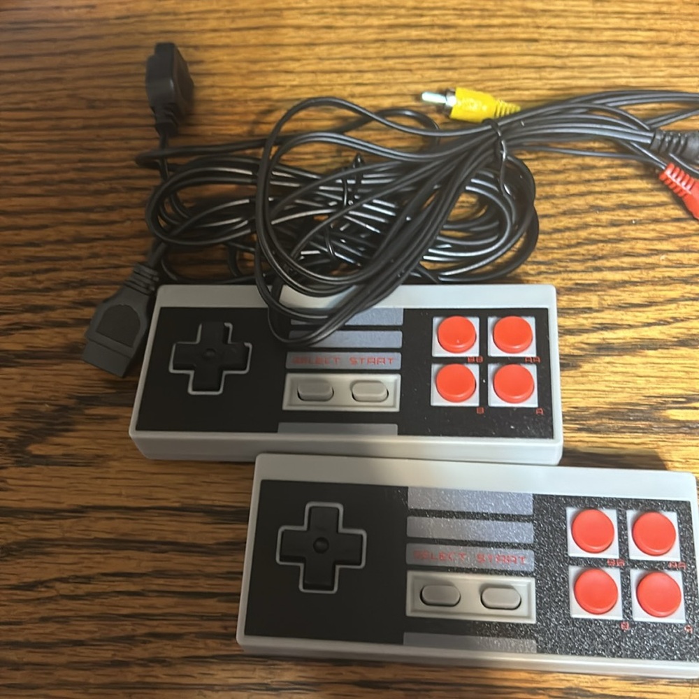 Retro Game Console - Picture 4 of 5